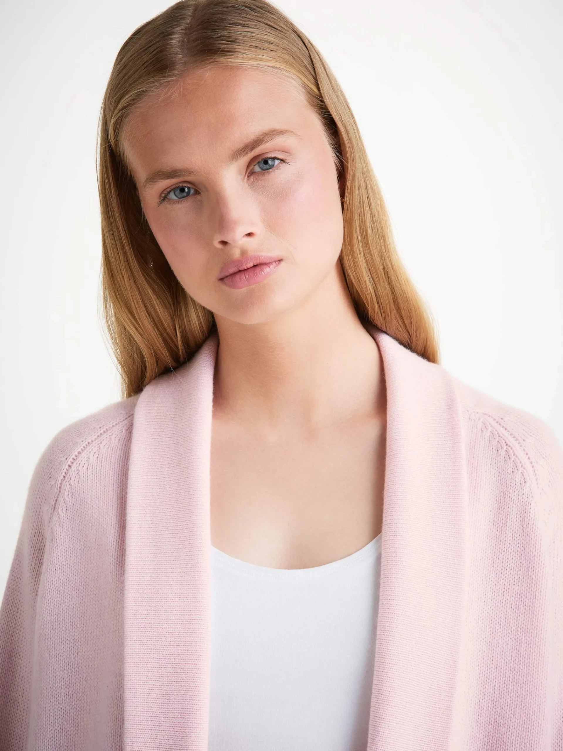 cardigan-and-track-pants-set-yxmIpFTG-4.webp Derek Rose Cashmere Sets|View All>Cardigan And Track Pants Set Ice Pink