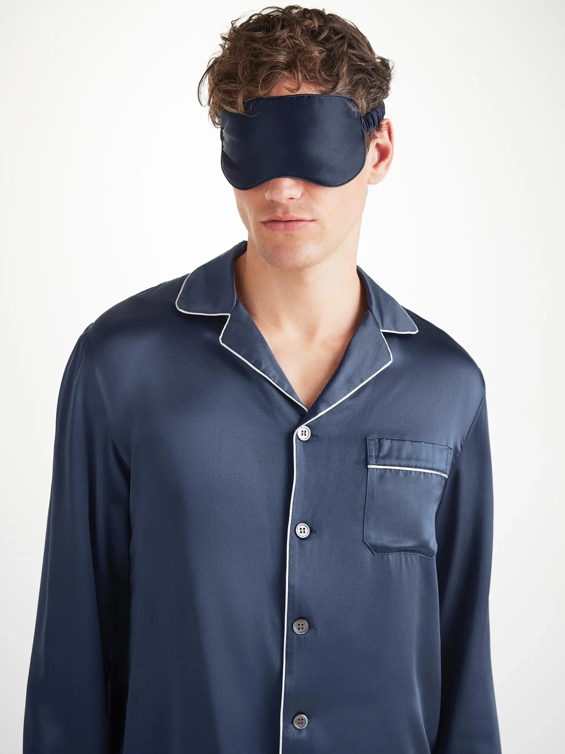 eye-mask-sNXIvrtQ-3.webp Derek Rose View All|View All>Eye Mask Navy Blue