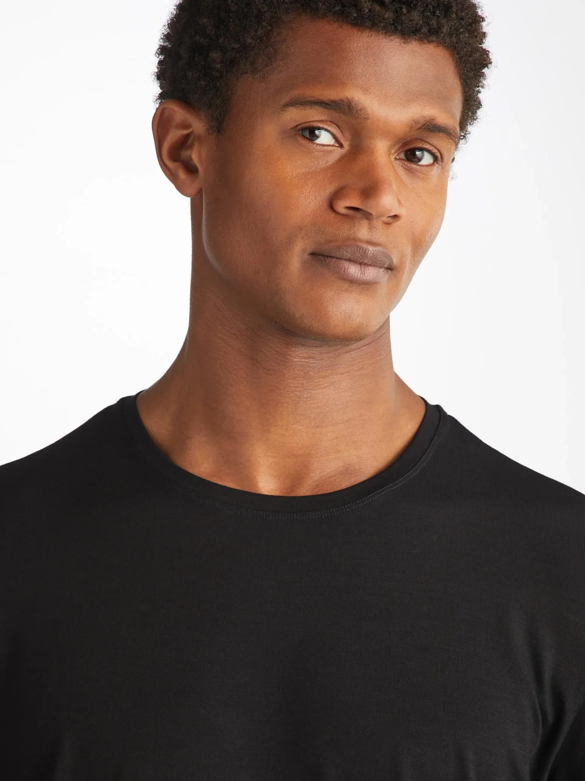 long-sleeve-t-shirt-KbpFgOoG-3.webp Derek Rose Long Sleeve T-Shirts|View All>Long Sleeve T-Shirt Black