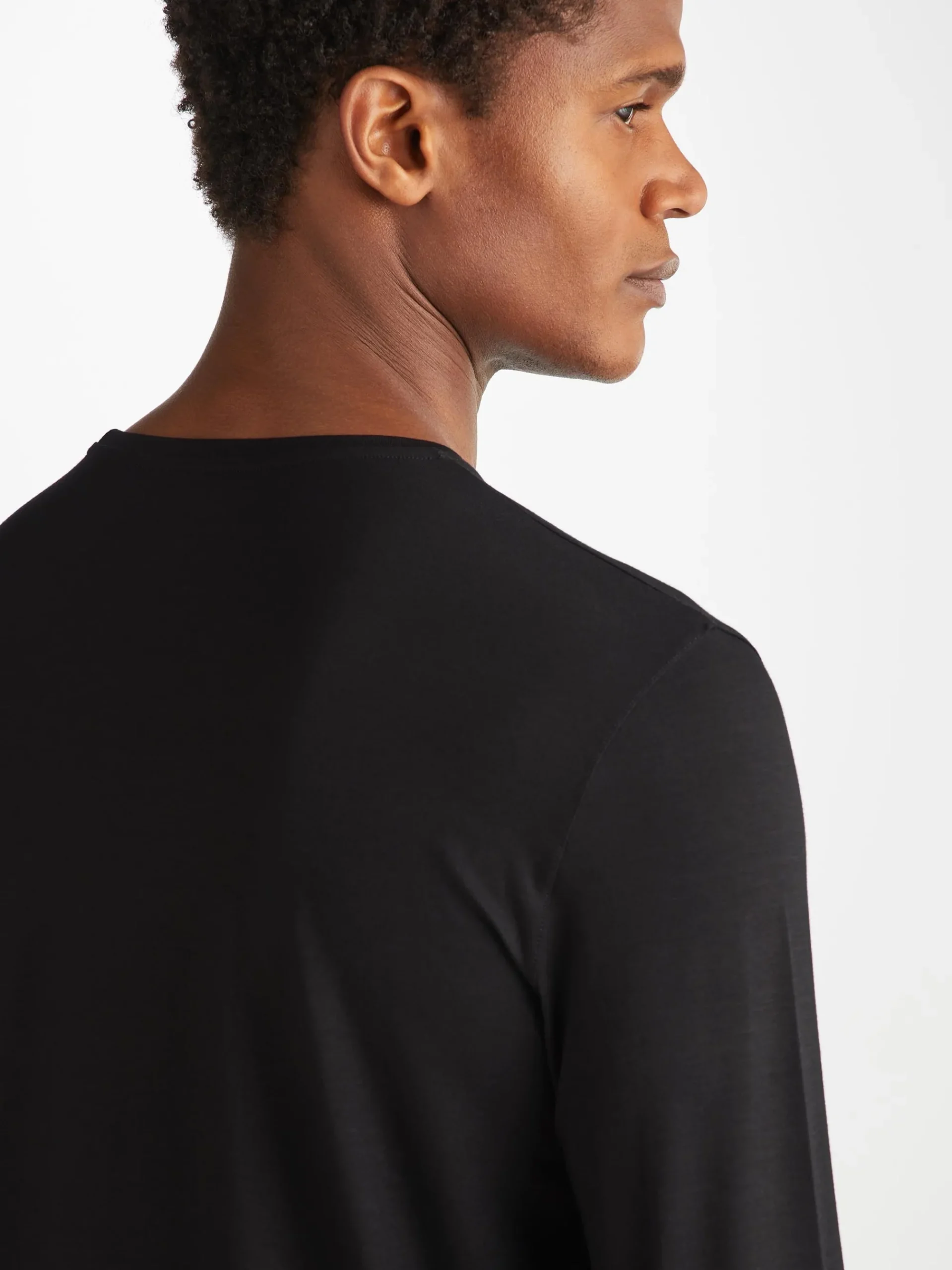 long-sleeve-t-shirt-KbpFgOoG-4.webp Derek Rose Long Sleeve T-Shirts|View All>Long Sleeve T-Shirt Black