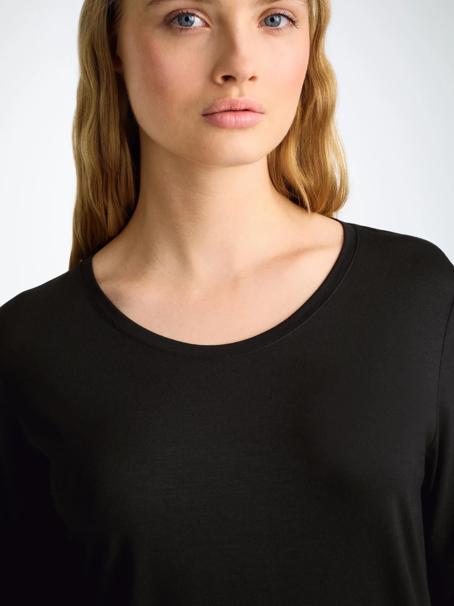 long-sleeve-t-shirt-ZhBgFfBi-4.webp Derek Rose Long Sleeve T-Shirts|View All>Long Sleeve T-Shirt Black