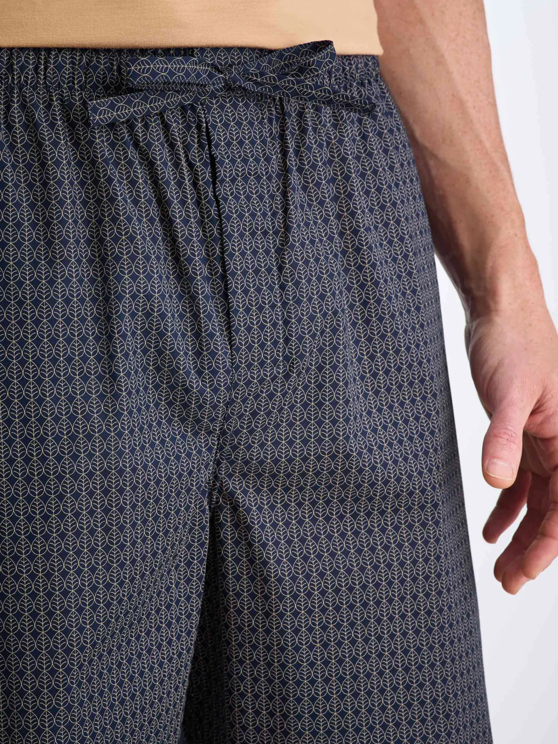 lounge-trousers-cyjWHkWo-4.webp Derek Rose Lounge Trousers & Shorts|View All>Lounge Trousers Navy Blue