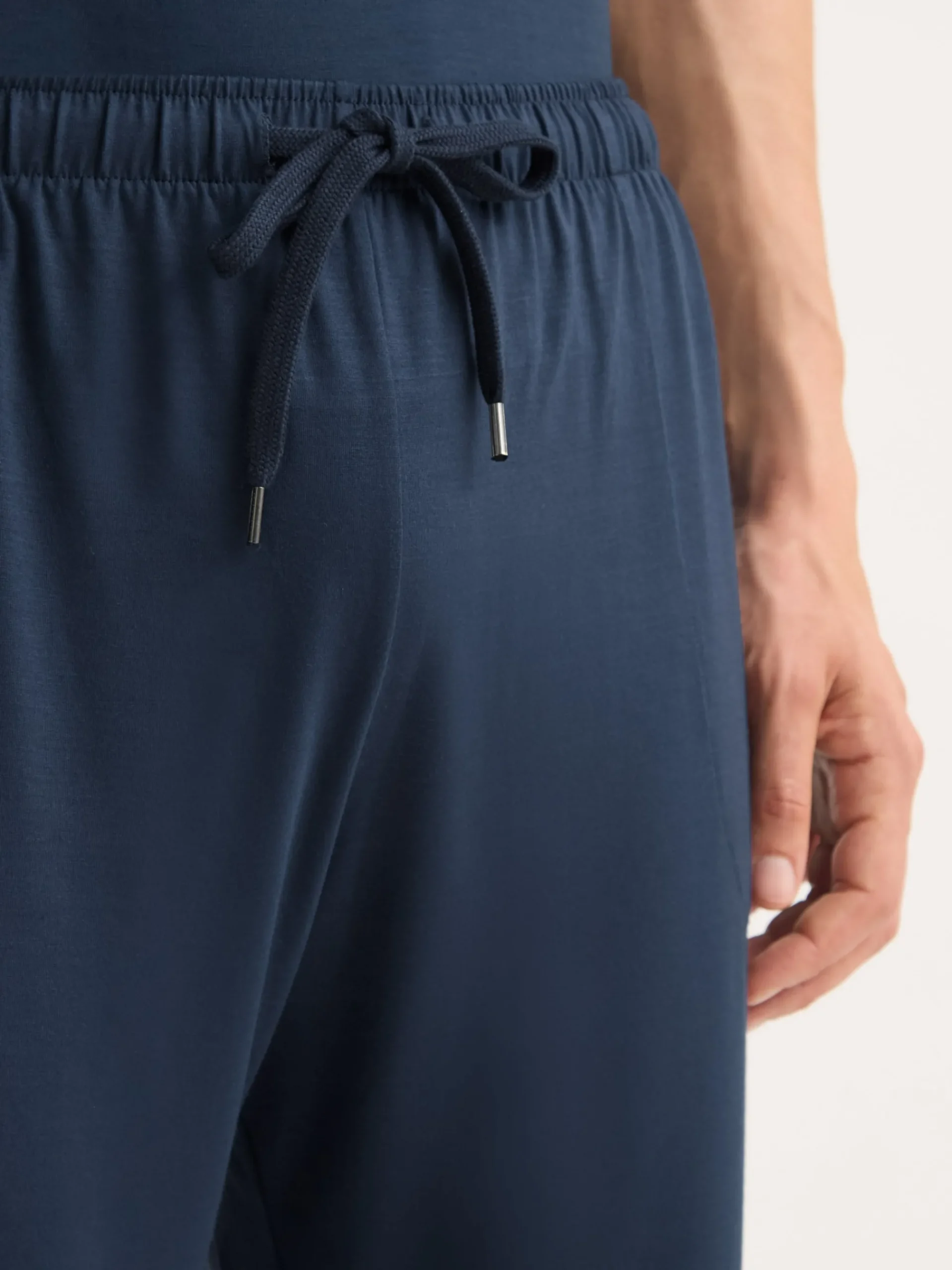 lounge-trousers-tzJVBiHZ-3.webp Derek Rose Lounge Trousers & Shorts|View All>Lounge Trousers Navy Blue
