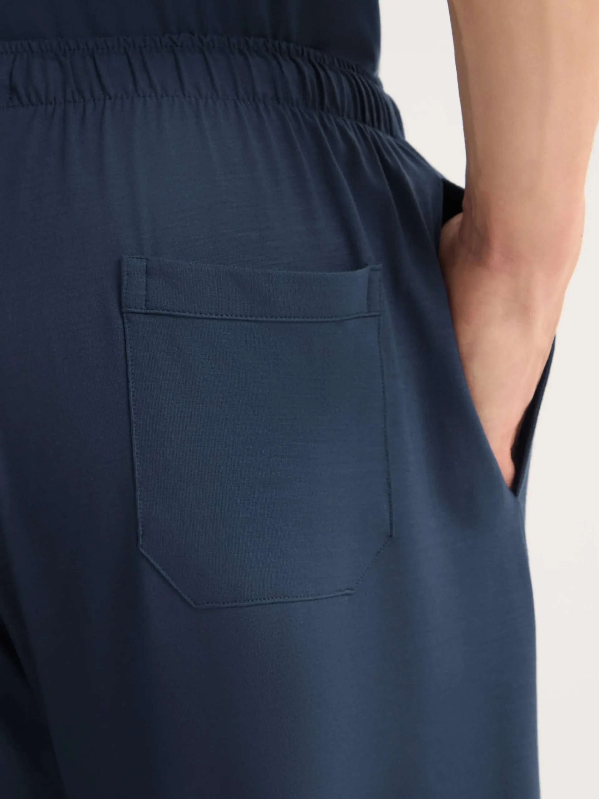 lounge-trousers-tzJVBiHZ-5.webp Derek Rose Lounge Trousers & Shorts|View All>Lounge Trousers Navy Blue