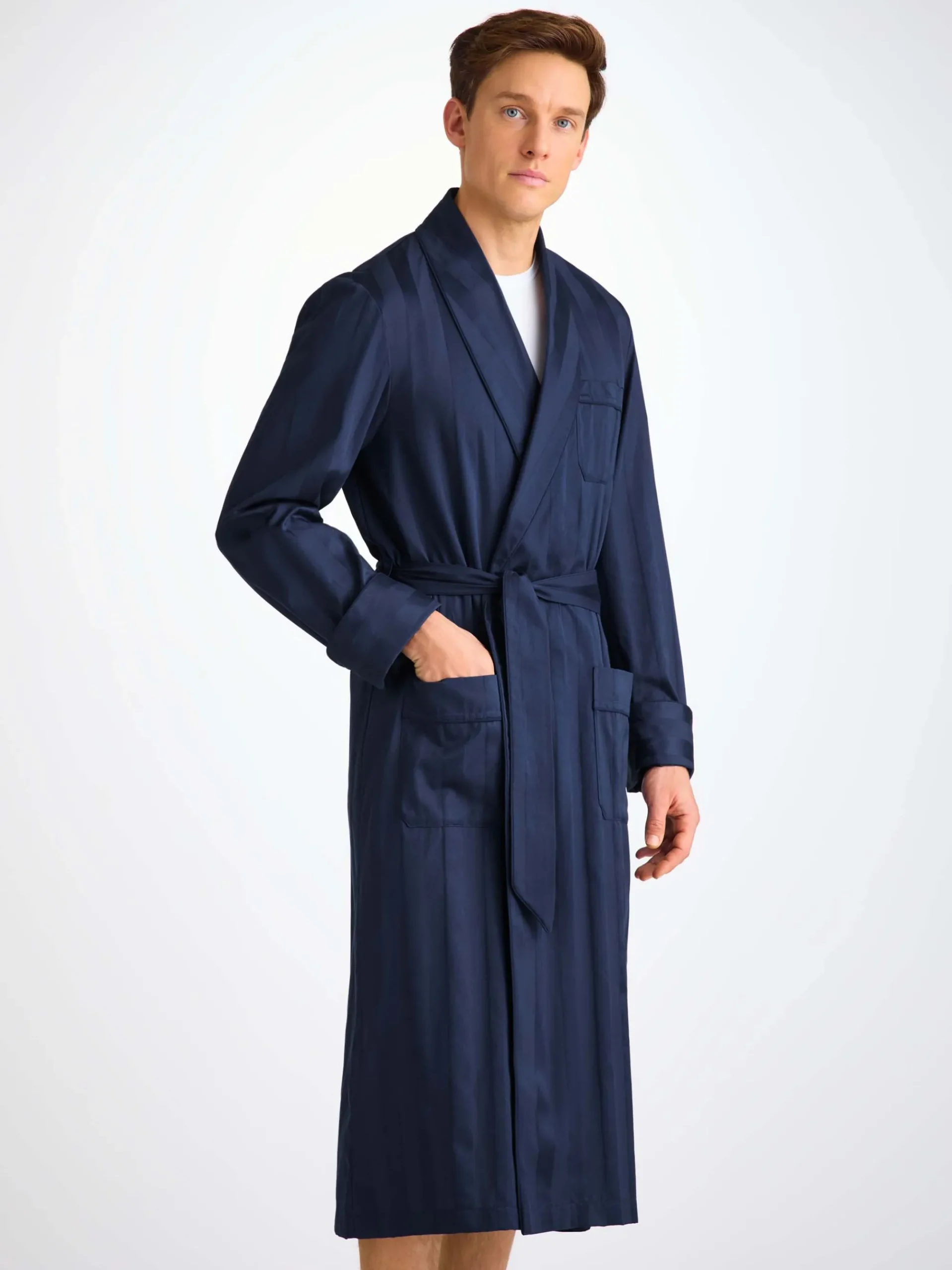 mens-dressing-gown-lKlxlgNH-3.webp Derek Rose Gowns & Robes|View All>Men’s Dressing Gown Navy Blue