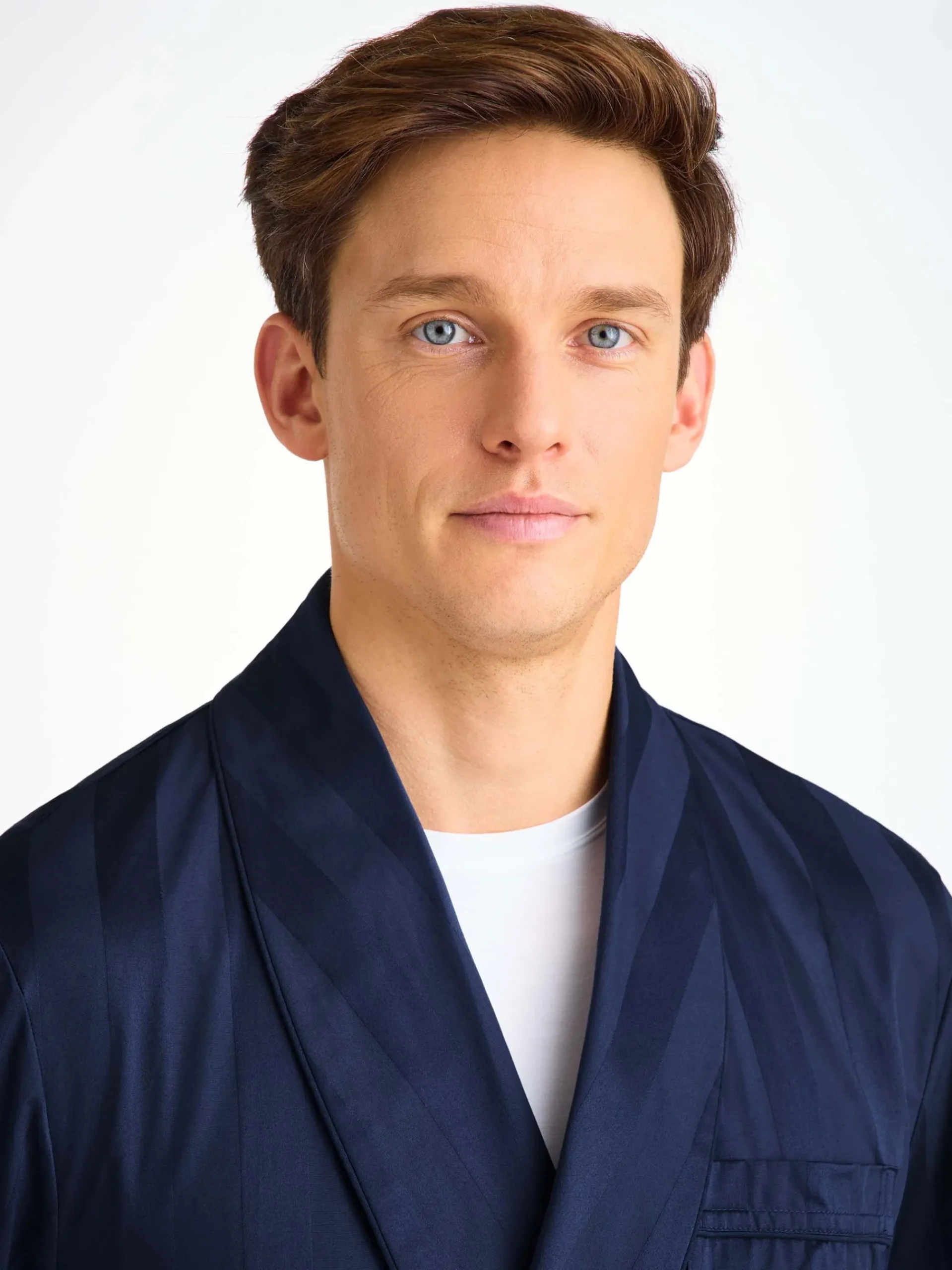 mens-dressing-gown-lKlxlgNH-5.webp Derek Rose Gowns & Robes|View All>Men’s Dressing Gown Navy Blue