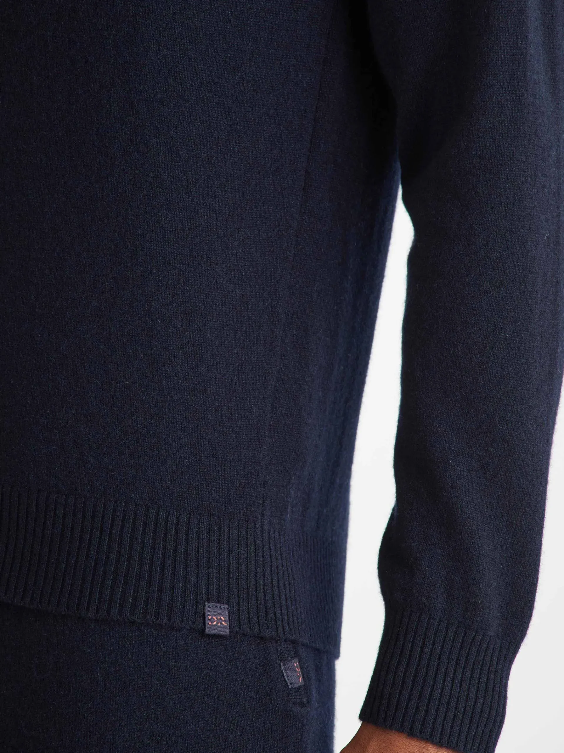 sweater-hiewhjoZ-6.webp Derek Rose Sweaters|View All>Sweater Navy Blue