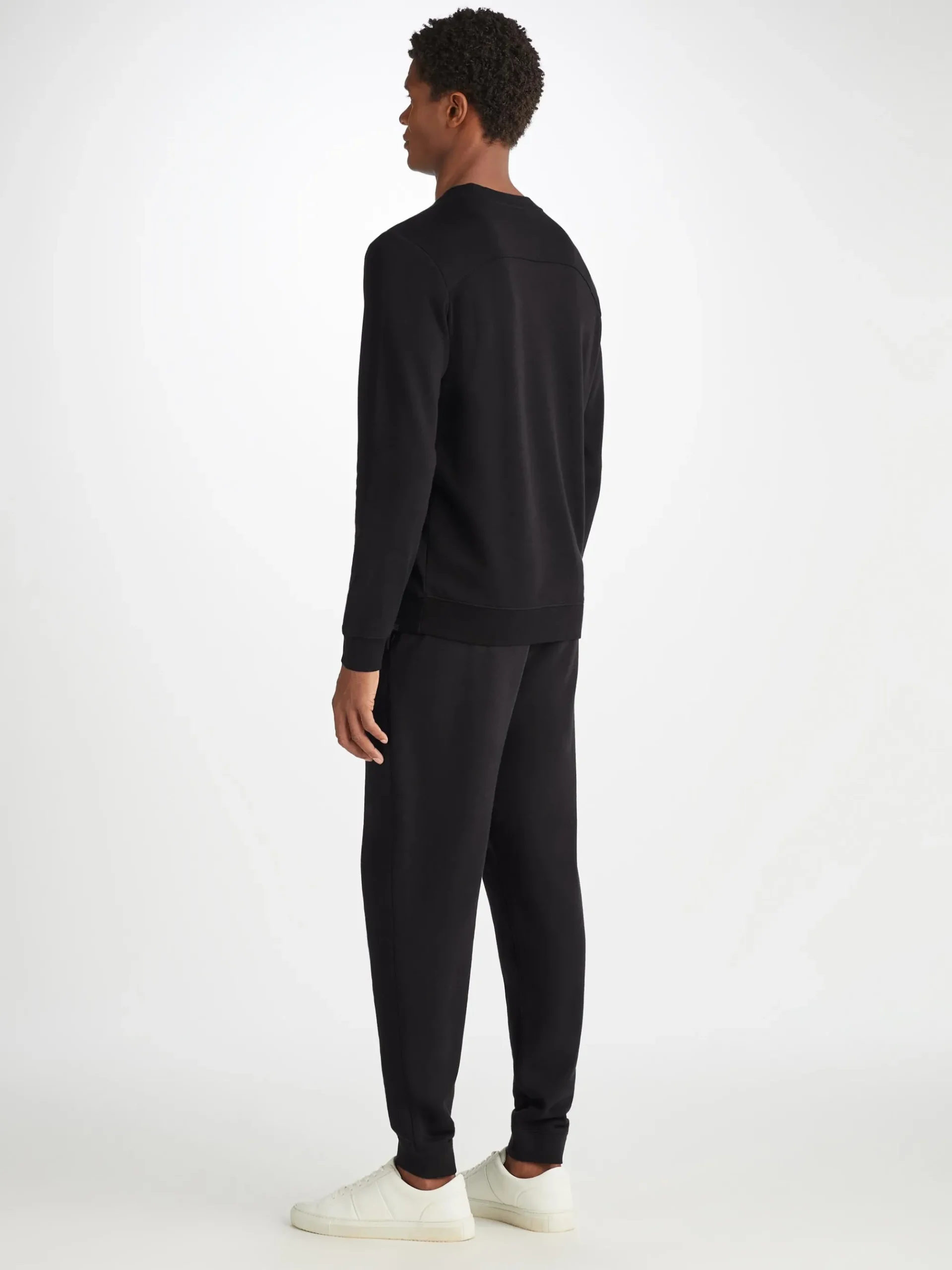 sweatshirt-and-sweatpants-set-nxpRDncJ-1.webp Derek Rose Sets|View All>Sweatshirt And Sweatpants Set Black