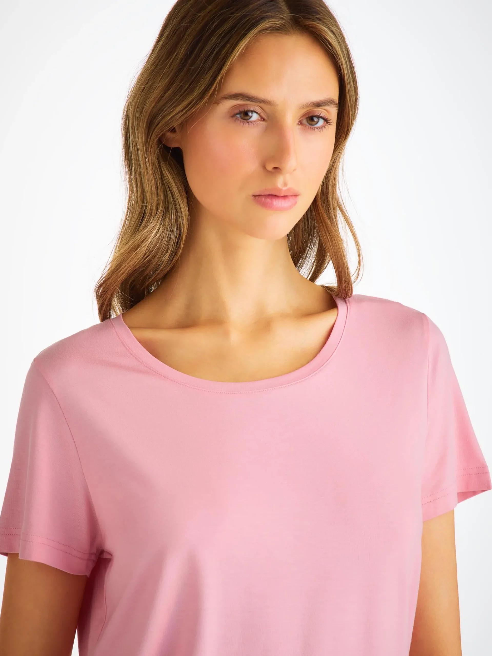 t-shirt-iOFuJdDi-0.webp Derek Rose Crew Neck T-Shirts|View All>T-Shirt Ballet Pink
