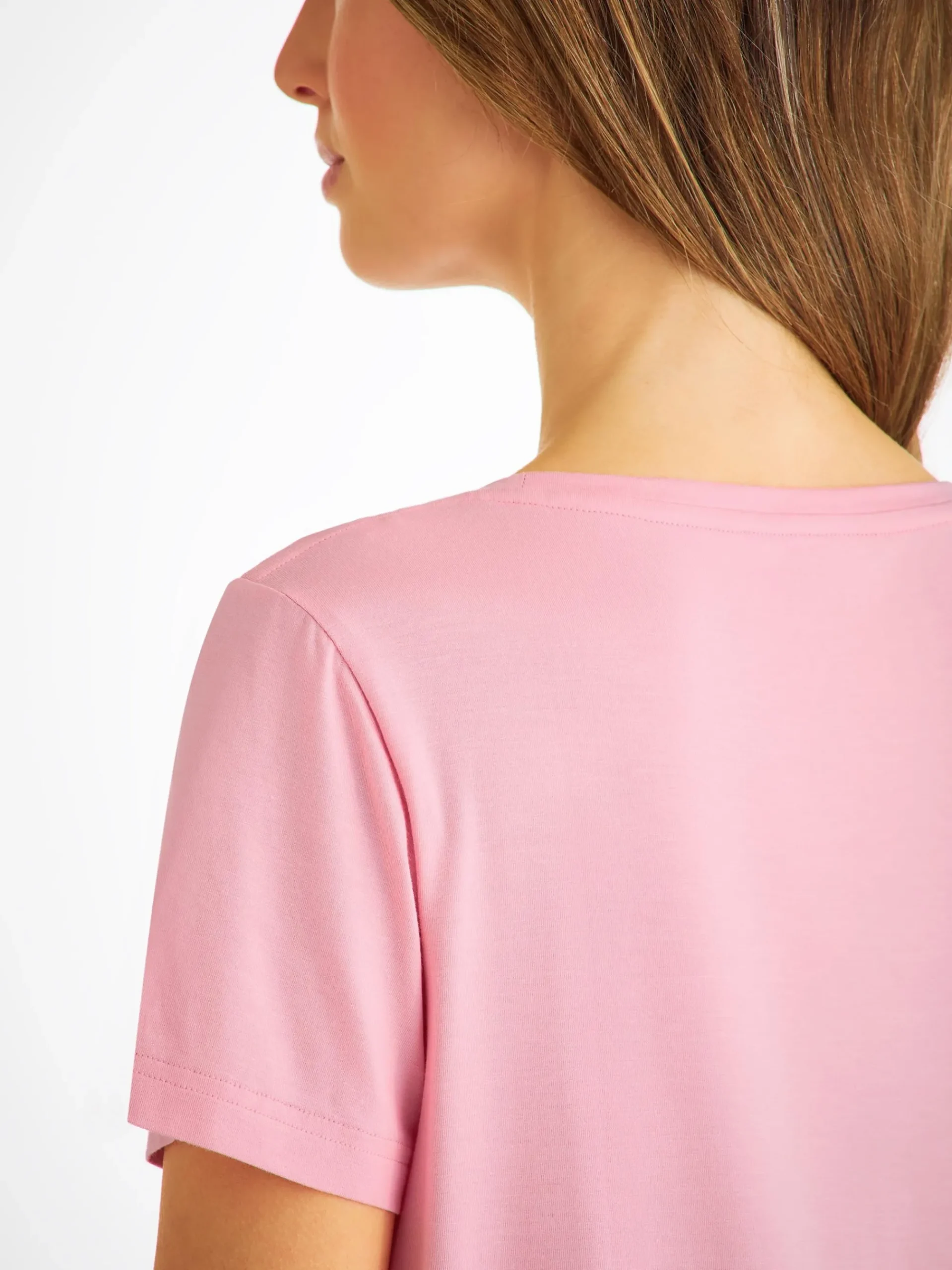 t-shirt-iOFuJdDi-6.webp Derek Rose Crew Neck T-Shirts|View All>T-Shirt Ballet Pink