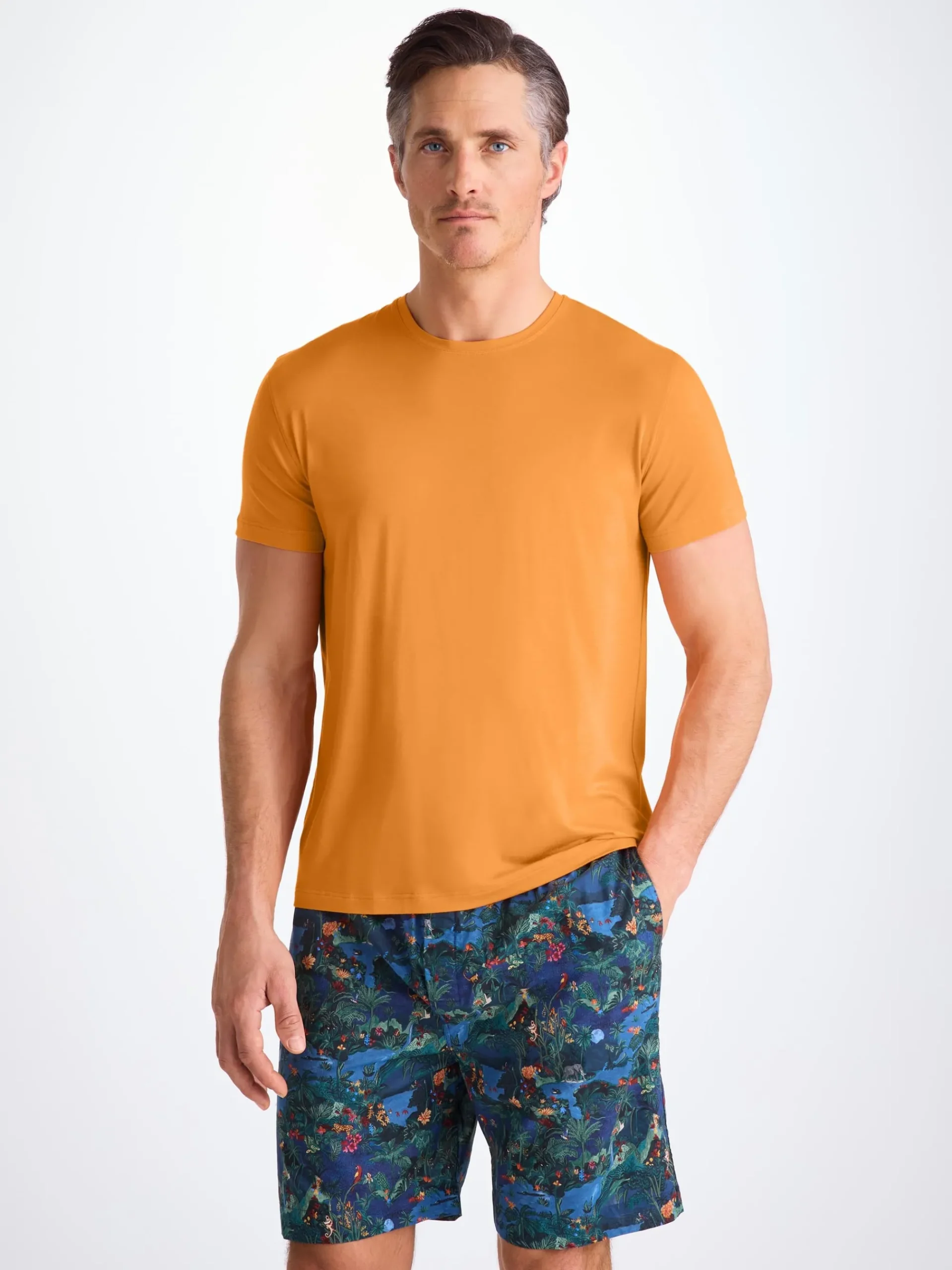 t-shirt-mSamUcmJ-1.webp Derek Rose Crew Neck T-Shirts|View All>T-Shirt Apricot
