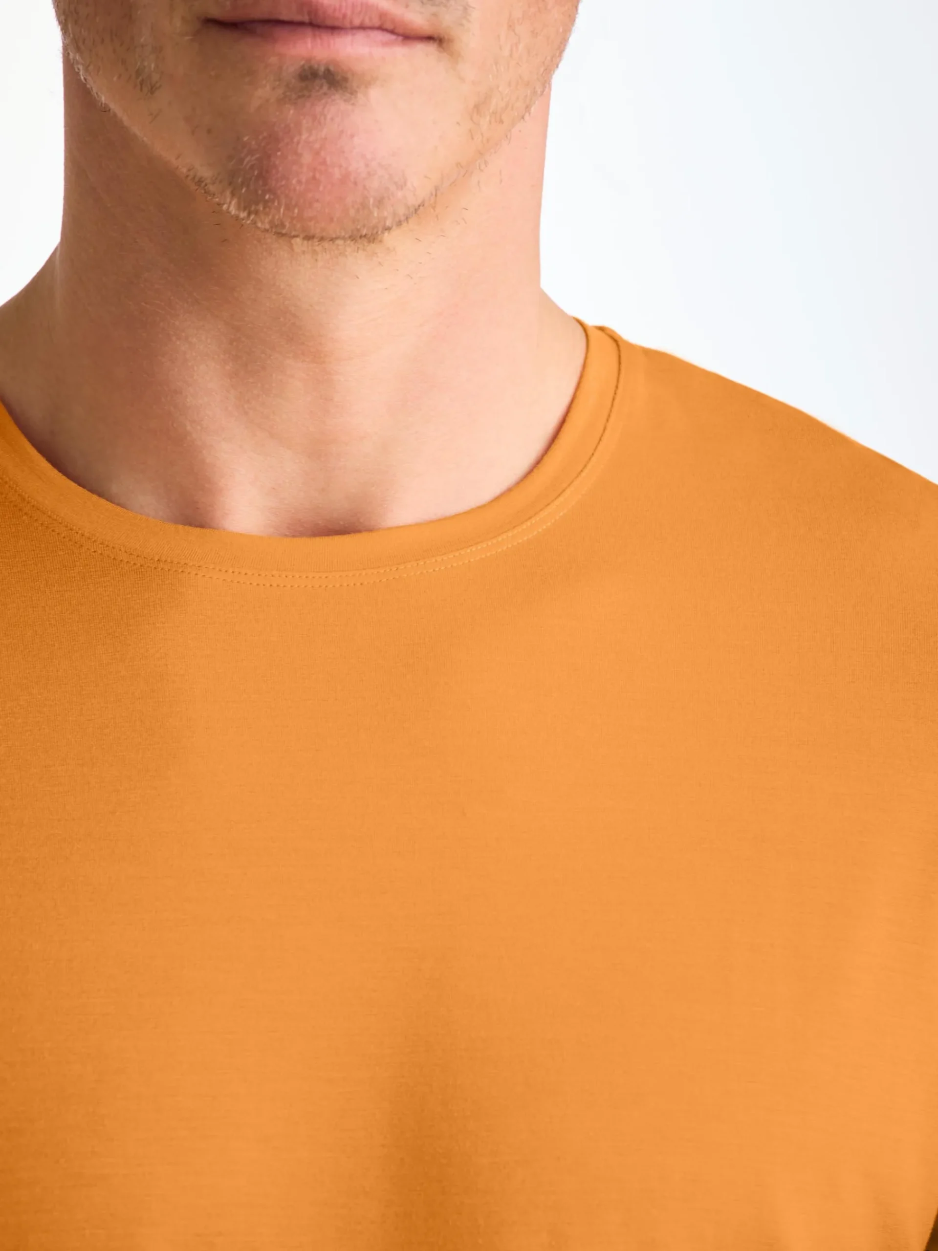 t-shirt-mSamUcmJ-4.webp Derek Rose Crew Neck T-Shirts|View All>T-Shirt Apricot