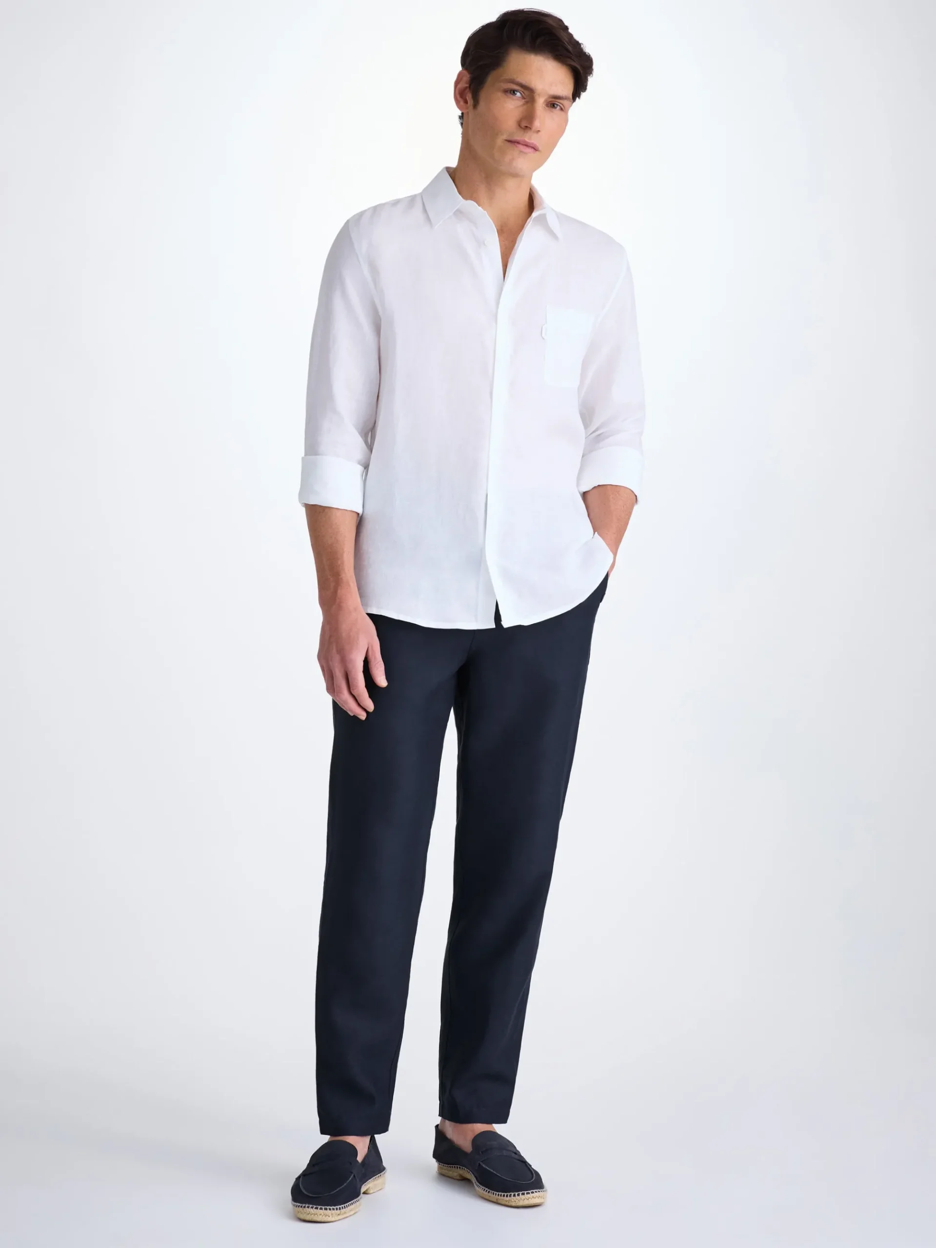 trousers-djbbZxzK-2.webp Derek Rose Resort Wear|View All>Trousers Navy Blue