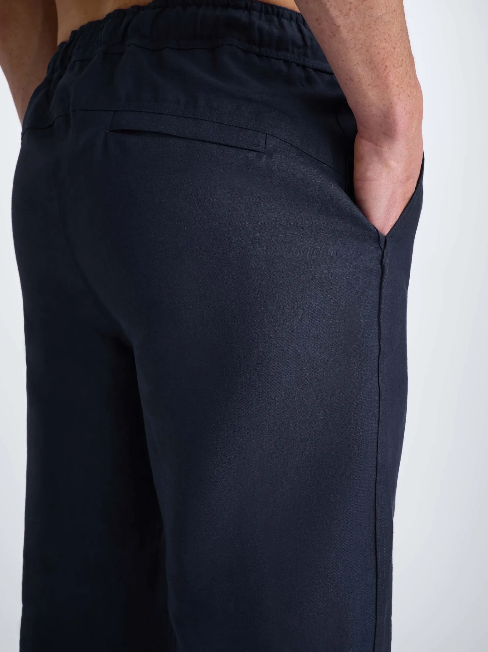 trousers-djbbZxzK-5.webp Derek Rose Resort Wear|View All>Trousers Navy Blue
