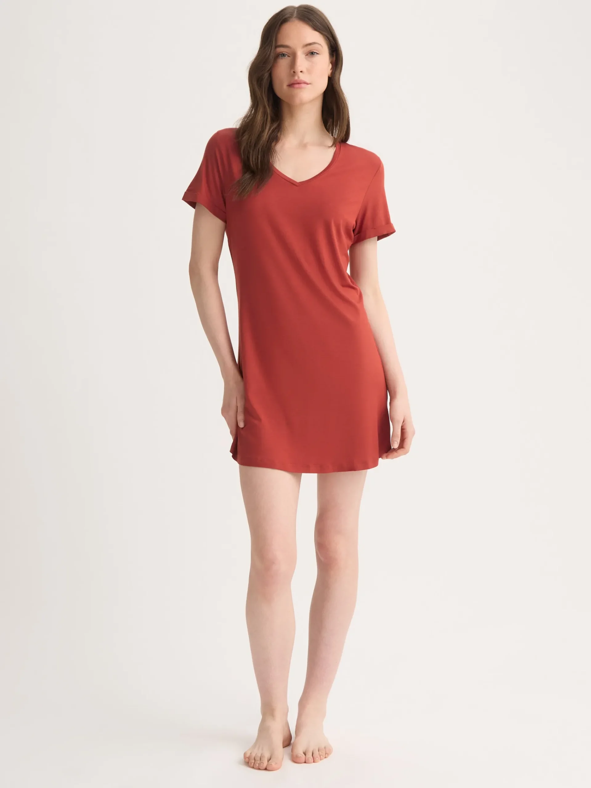 v-neck-sleep-t-shirt-cWKjlpZs-0.webp Derek Rose Mid Weight Pyjamas|View All>V-Neck Sleep T-Shirt Rose Red