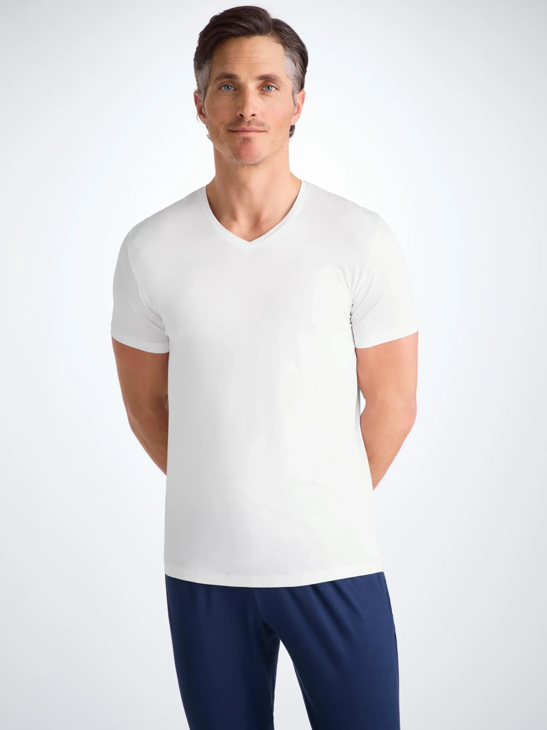 v-neck-t-shirt-HLEhceHY-7.webp Derek Rose V-Neck T-Shirts|View All>V-Neck T-Shirt White