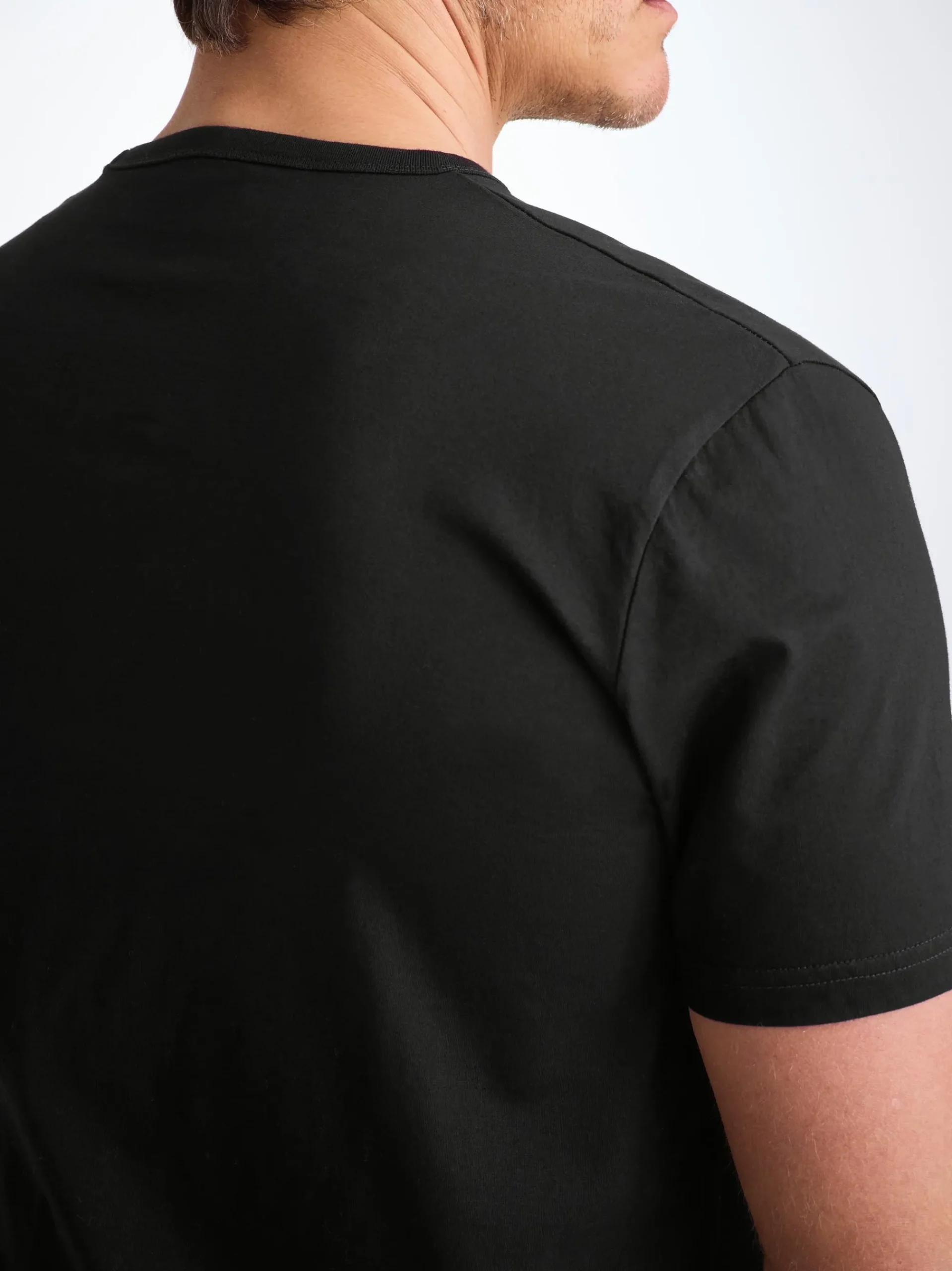 v-neck-t-shirt-vEoGPylN-5.webp Derek Rose Cotton T-Shirts|View All>V-Neck T-Shirt Black